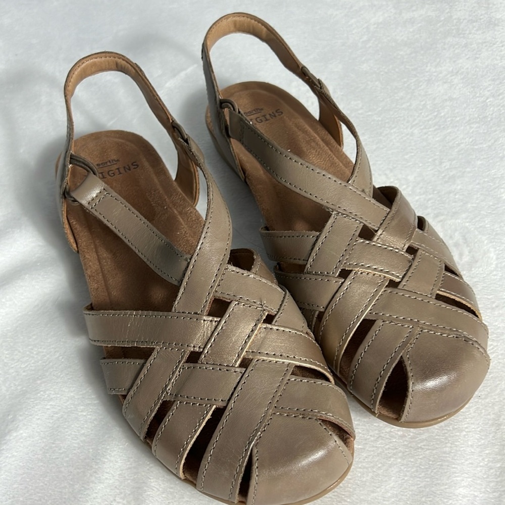 Earth Origins Tan Leather Sandals